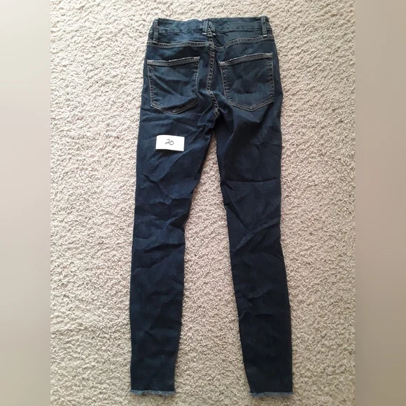 Good American Jeans - Blue with Manufactured Tears - size 00/24 (28 inseam) - Picture 5 of 5